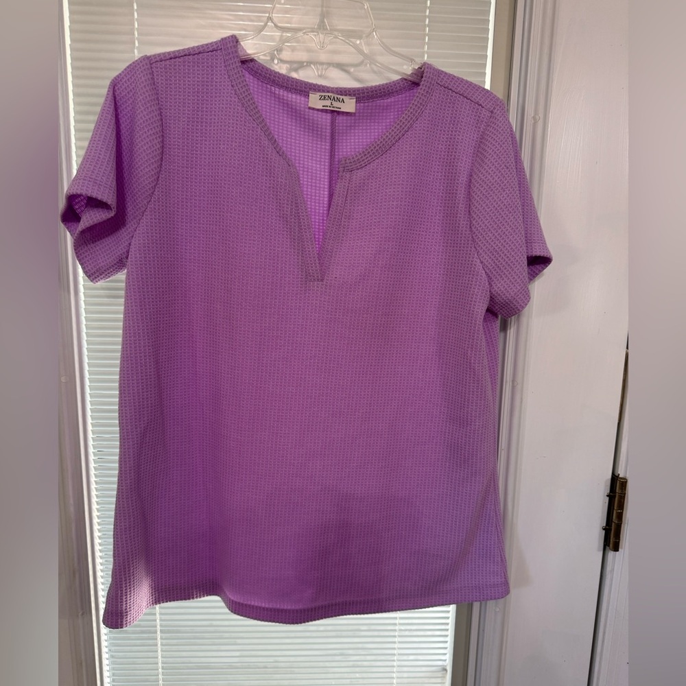Lavender blouse, V neck size Large